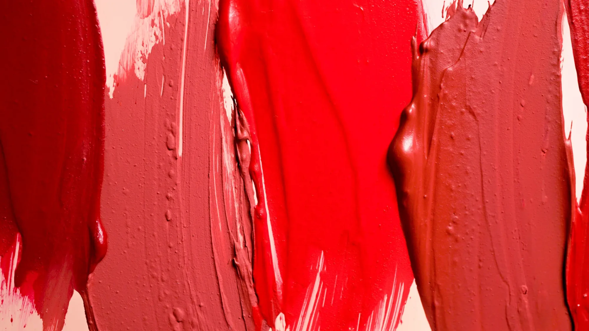 Lire la suite à propos de l’article 🎨 Guide pratique : peinture mate, satinée ou brillante ?